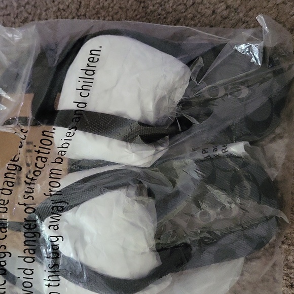 Coach host pick black flip flops bagged care card comfy five stars from my sells - Picture 6 of 6
